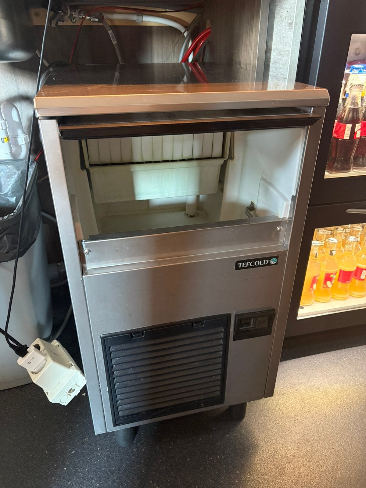 Ijsblokjes machine, Witgoed en Apparatuur, Ophalen, Gebruikt, Zelfvriezend