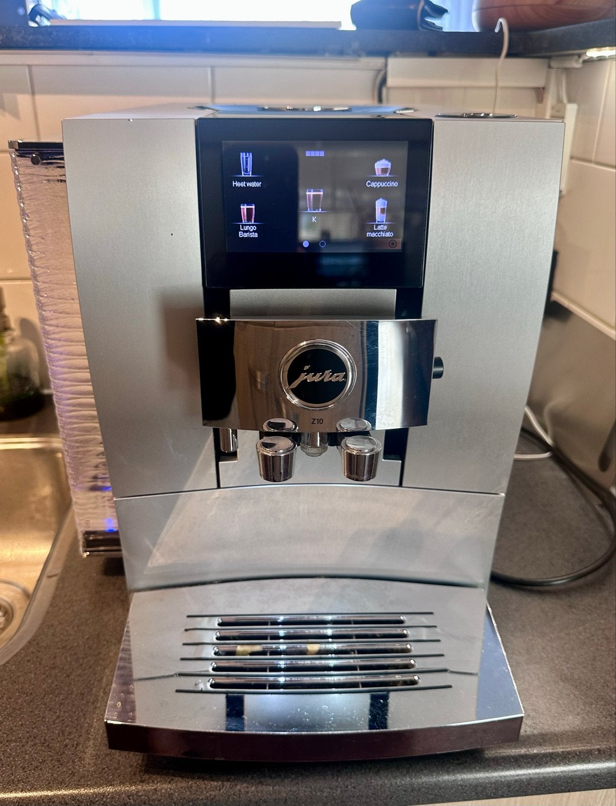 Jura Z10 volautomatische koffiemachine - Zo goed als nieuw, Ophalen, Afneembaar waterreservoir, 10 kopjes of meer, Koffiemachine