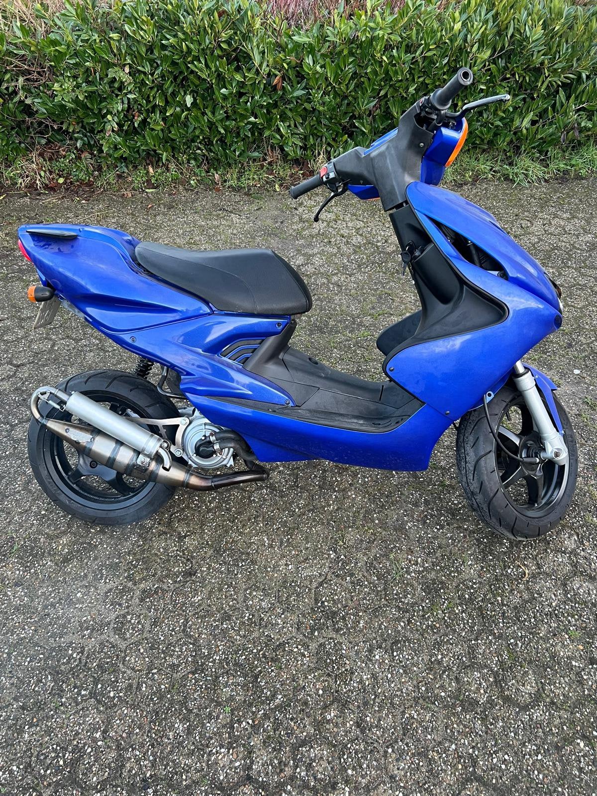 Yamaha  Aerox 70cc Yasuni inruil mogelijk, Fietsen en Brommers, Scooters | Yamaha, Ophalen of Verzenden, Zo goed als nieuw, Tweetakt