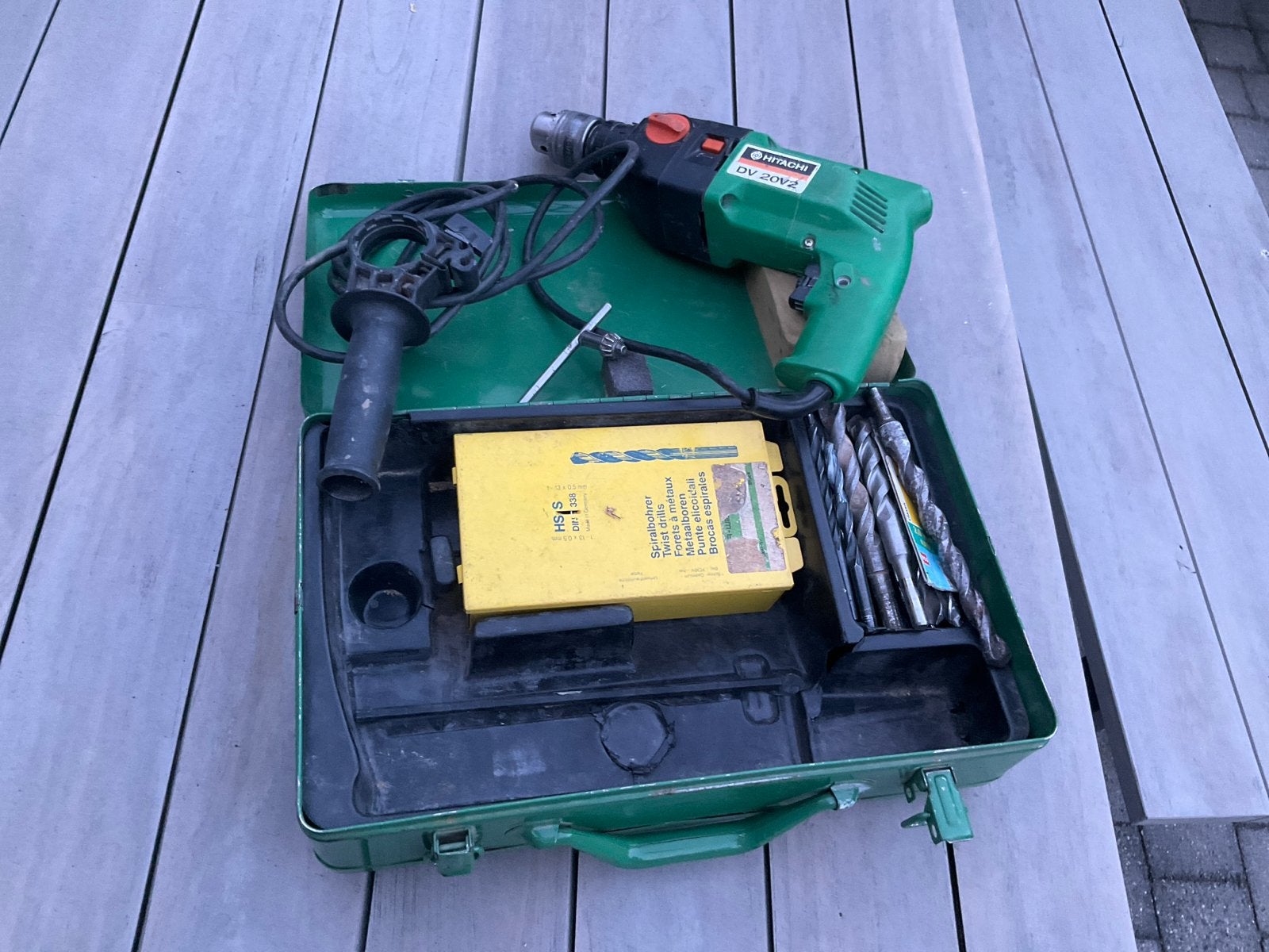 Hitachi DV 20V2 Boormachine met Klopfunctie en Borenset, Doe-het-zelf en Verbouw, Gereedschap | Boormachines, Klopboormechanisme