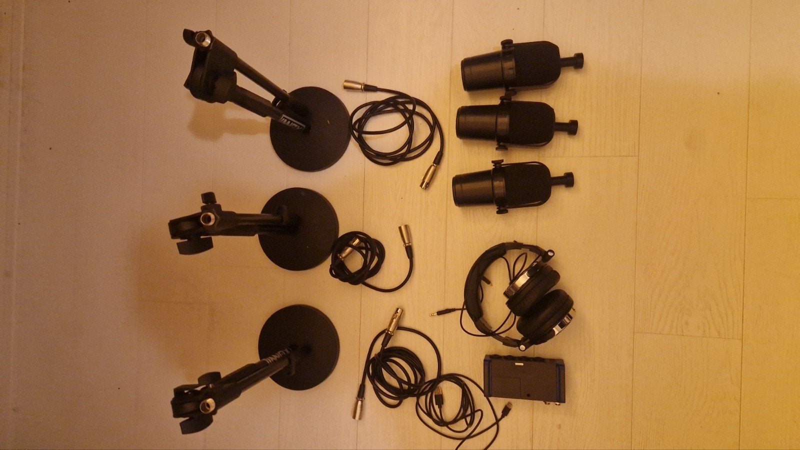 Complete Podcast Studio Set - Zoom AMS-44 & 3 Mics, Ophalen, Gebruikt