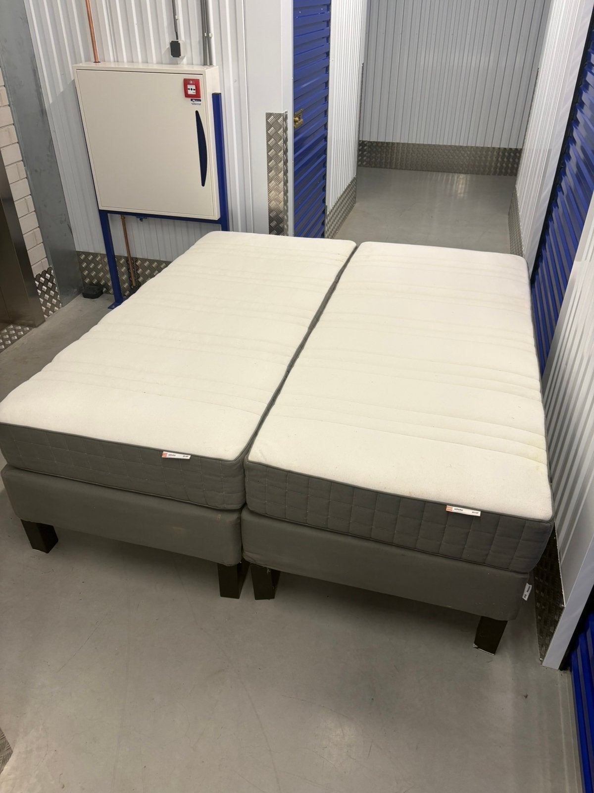 IKEA boxspring 180x200 + 2 HÖVÅG pocketvering matrassen, Huis en Inrichting, Ophalen, Gebruikt, Tweepersoons, 180 cm