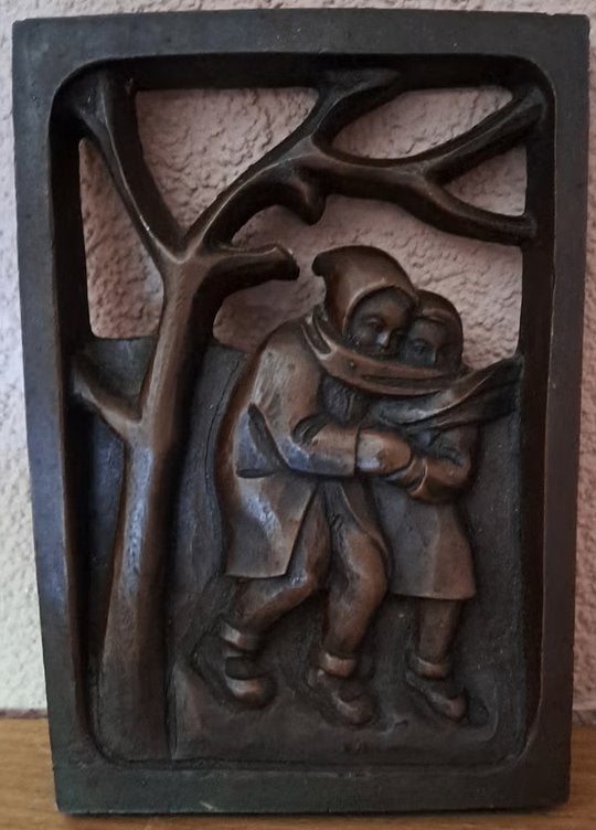 Wanddecoratie: Omhelzing onder de boom, Ophalen of Verzenden, Wanddecoratie, Minder dan 20 cm