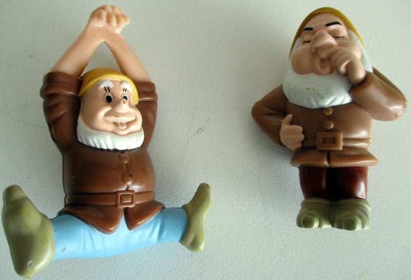 DWERG DOMMEL en NIEZEL uit 2001, Verzamelen, Verzenden, Overige figuren, Gebruikt, Beeldje of Figuurtje