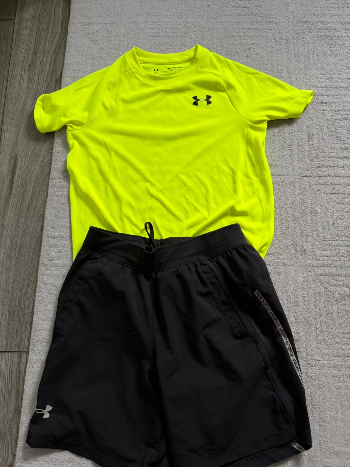 Under armour setje voor kind van  ongv 11 jaar als nieuw, Kinderen en Baby's, Ophalen of Verzenden, Zo goed als nieuw, Jongen of Meisje