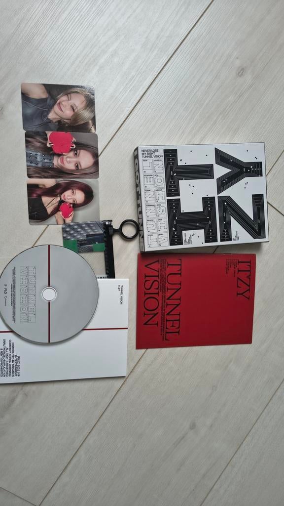 Itzy tunnelvision album kpop, Ophalen, Zo goed als nieuw