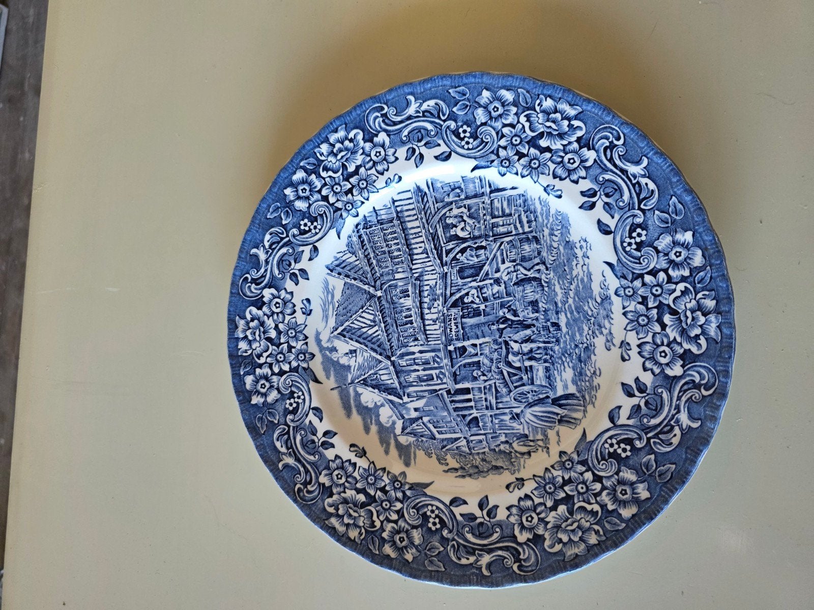 Royal Tudor Ware Ironstone bord - 17e eeuwse Engelse stijl, Ophalen of Verzenden