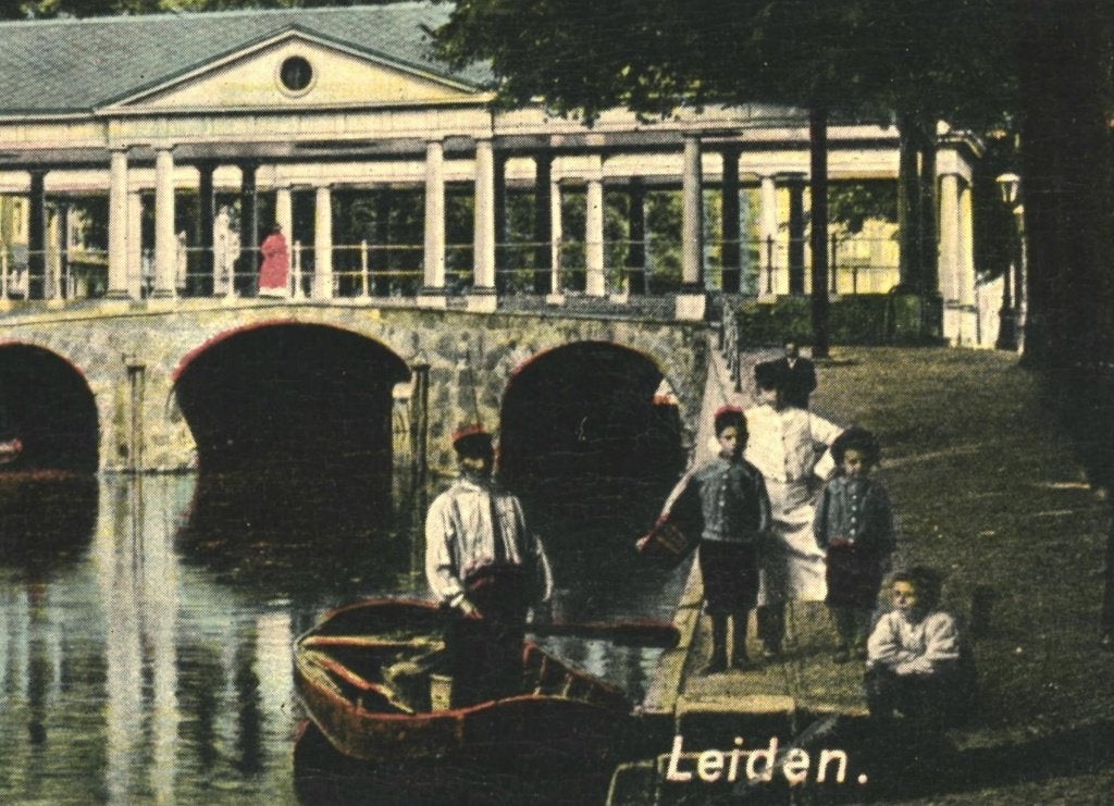 947132	Leiden	Korenbeurs	1906	Gelopen met Postzegel, Ophalen of Verzenden, Voor 1920, Gelopen, Zuid-Holland
