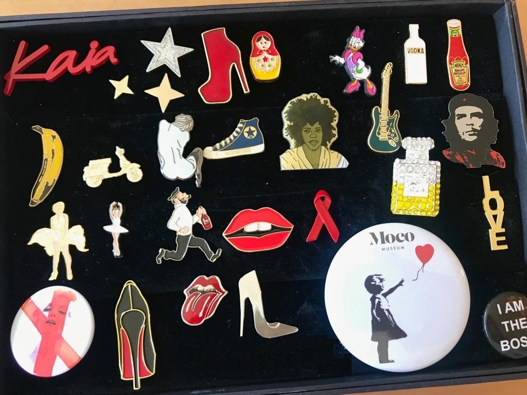 Verzameling van verschillende pins / buttons / speldjes, Verzamelen, Speldjes, Pins en Buttons, Ophalen, Zo goed als nieuw, Overige onderwerpen