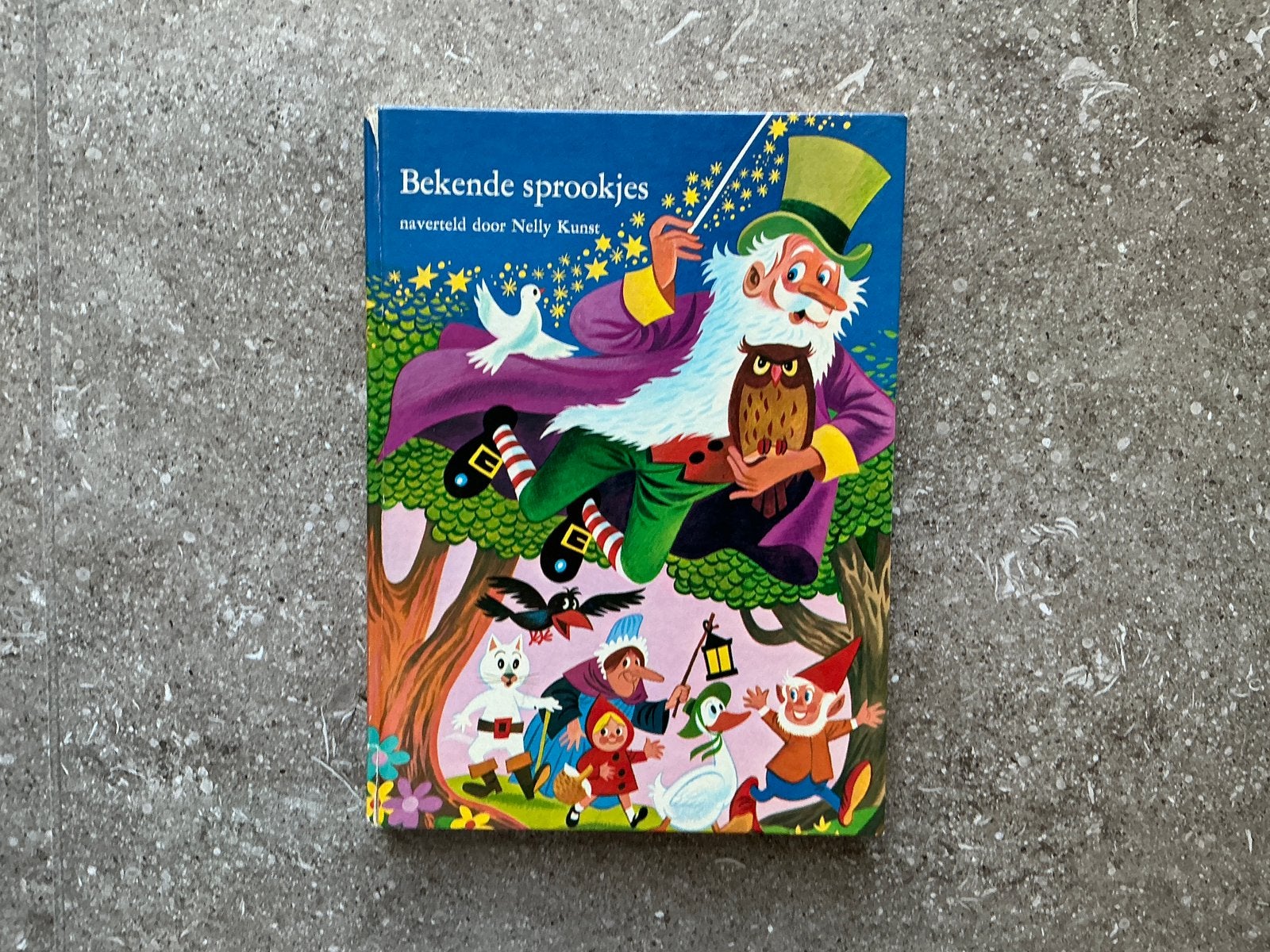 Bekende sprookjes naverteld door Nelly Kunst (KWF), Ophalen of Verzenden, Gelezen, Sprookjes