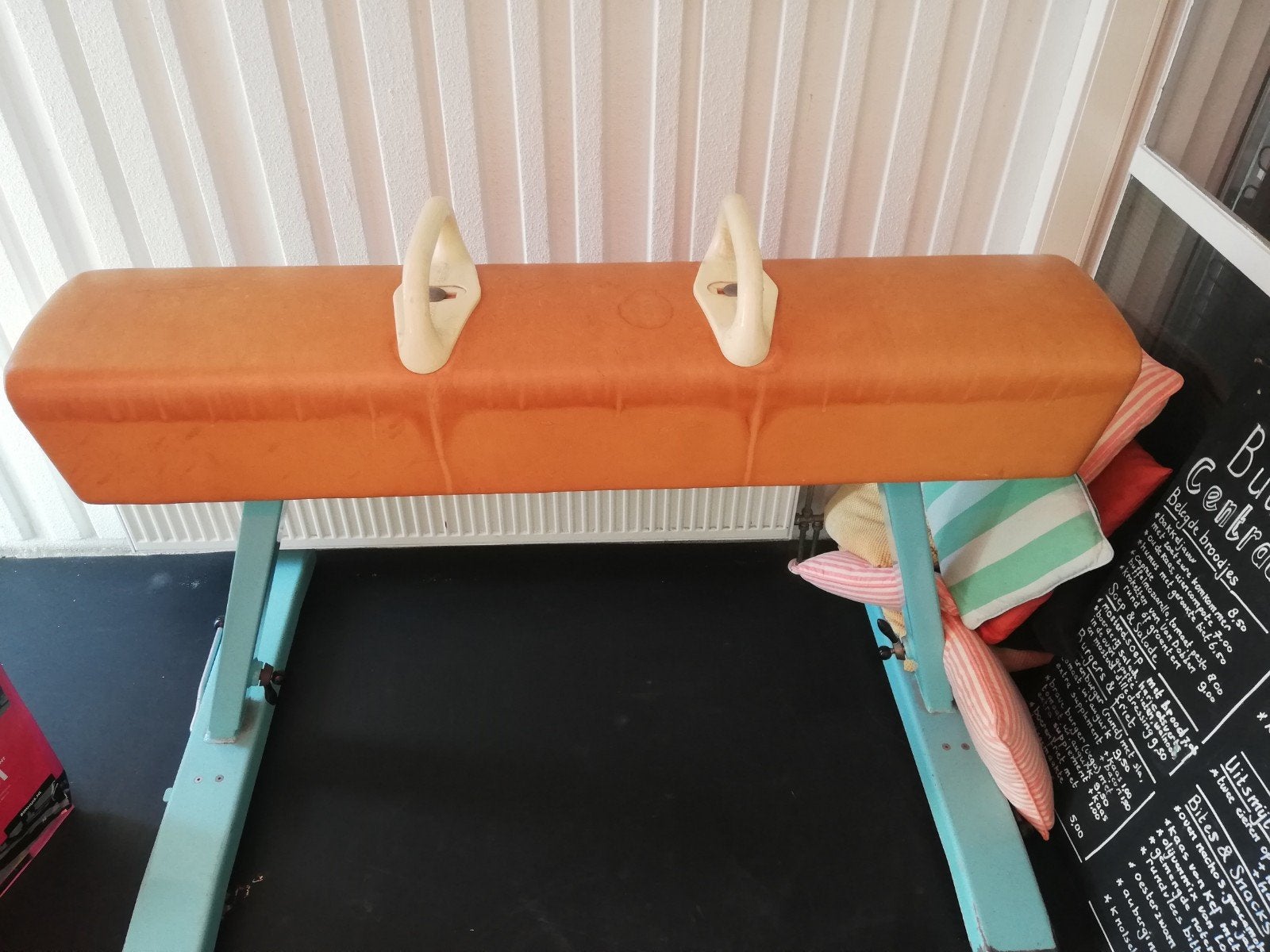 Vintage Turnbok/Gymbank - Decoratief en Functioneel, Ophalen