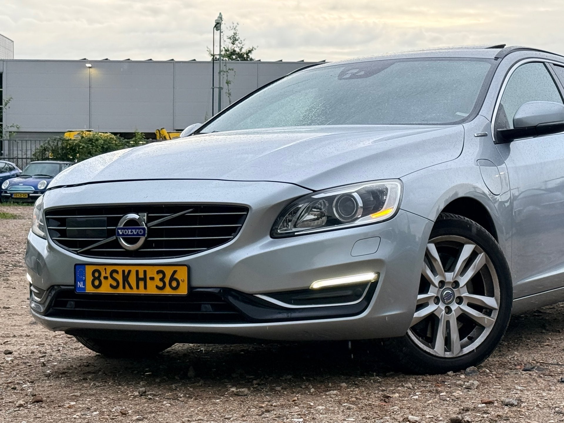 Volvo V60 2.4 D6 AWD Plug-In Hybrid Summum/AUTOMAAT/DAKJE, Automaat, Vierwielaandrijving, Automatische klimaatregeling, 11 kWh