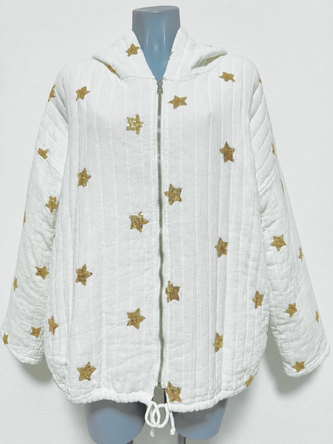 Miss Carla gewatteerde jas met gouden sterren One Size, Verzenden, Nieuw, Maat 42/44 (L), Wit