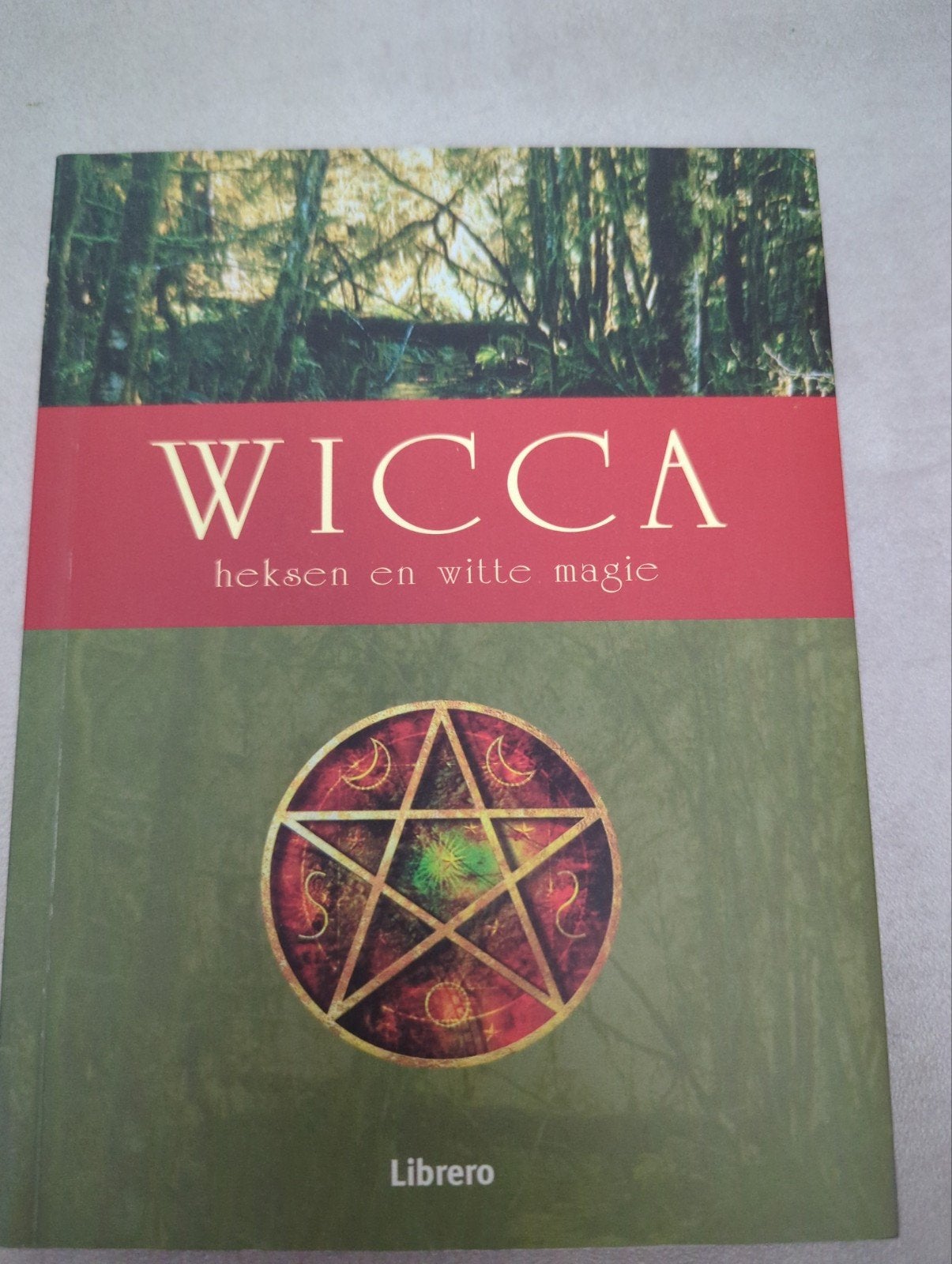 Wicca: Heksen en Witte Magie - Uitgebreide Gids, Boeken, Onbekend, Achtergrond en Informatie, Spiritualiteit algemeen, Ophalen of Verzenden