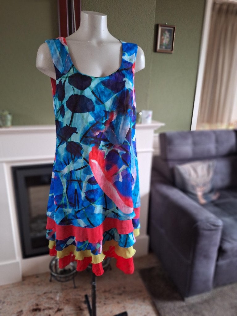 Eroke kleurrijke jurk it 44 NL 40, Kleding | Dames, Maat 42/44 (L), Zo goed als nieuw, Knielengte, Eroke