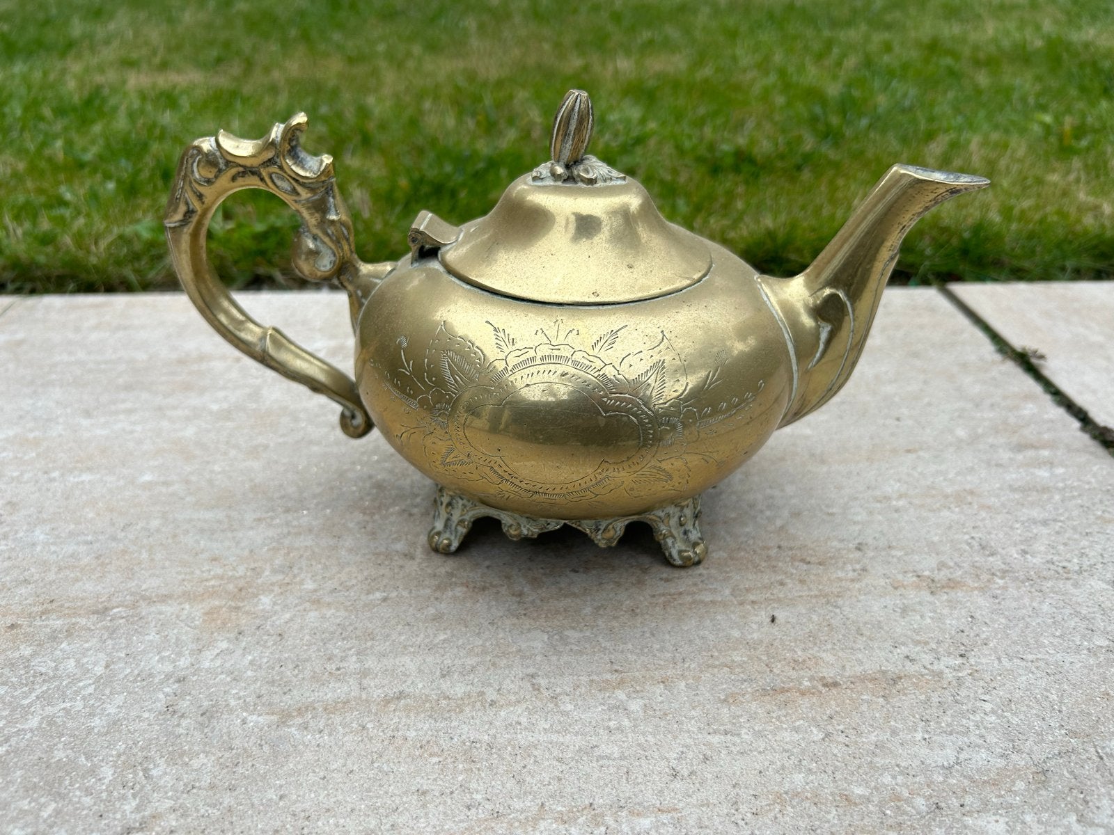 Antieke koperen theepot met gravures, Antiek en Kunst, Ophalen of Verzenden, Koper