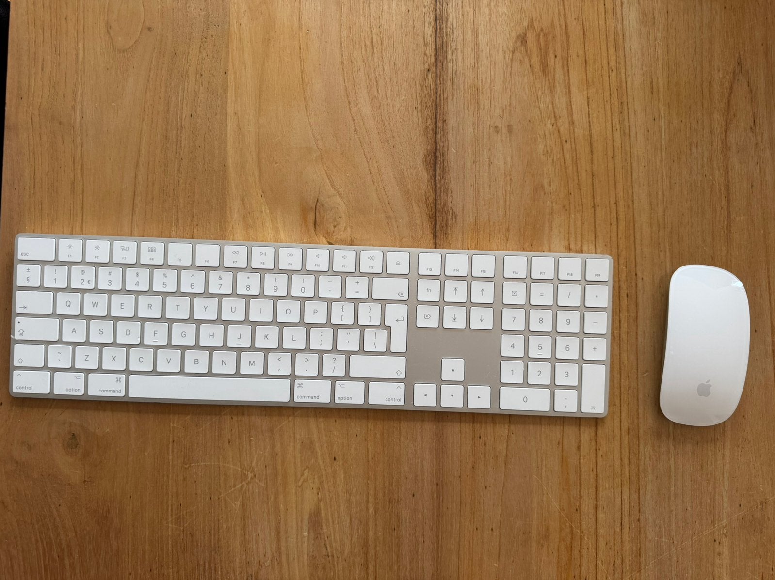 Complete set: Apple Magic Keyboard Numeriek + Magic Mouse 2, Toetsenbord en muis-set, Numeriek, Ophalen of Verzenden, Zo goed als nieuw