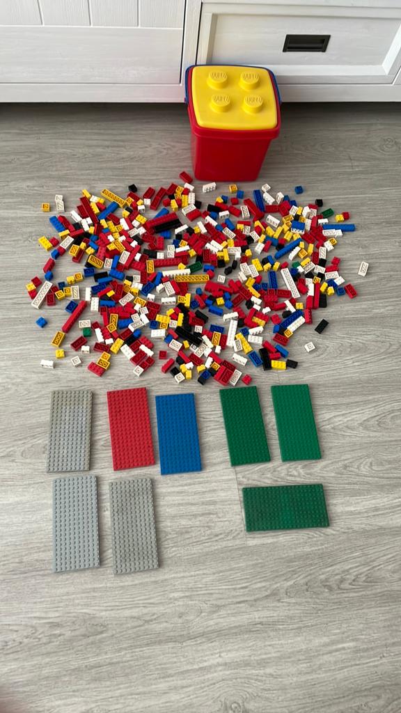 Lego bak met basis blokken en 8 bouwplaten, Ophalen of Verzenden, Zo goed als nieuw