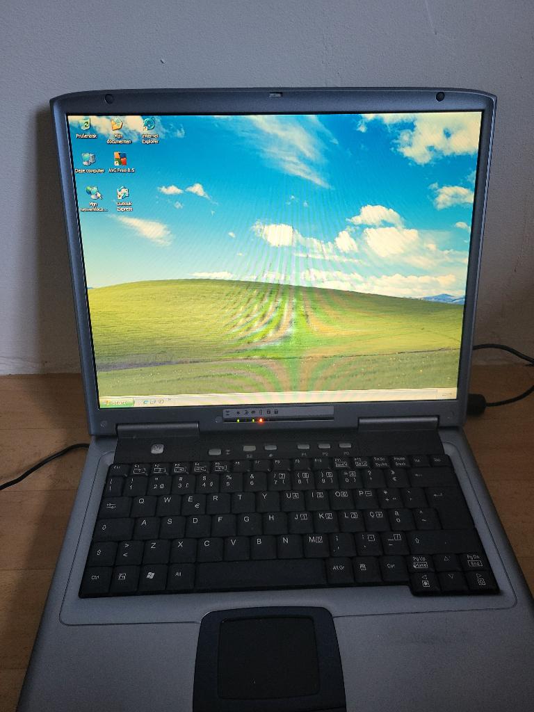Toshiba Satellite-serie laptop met oplader vintage/retro, Verzenden