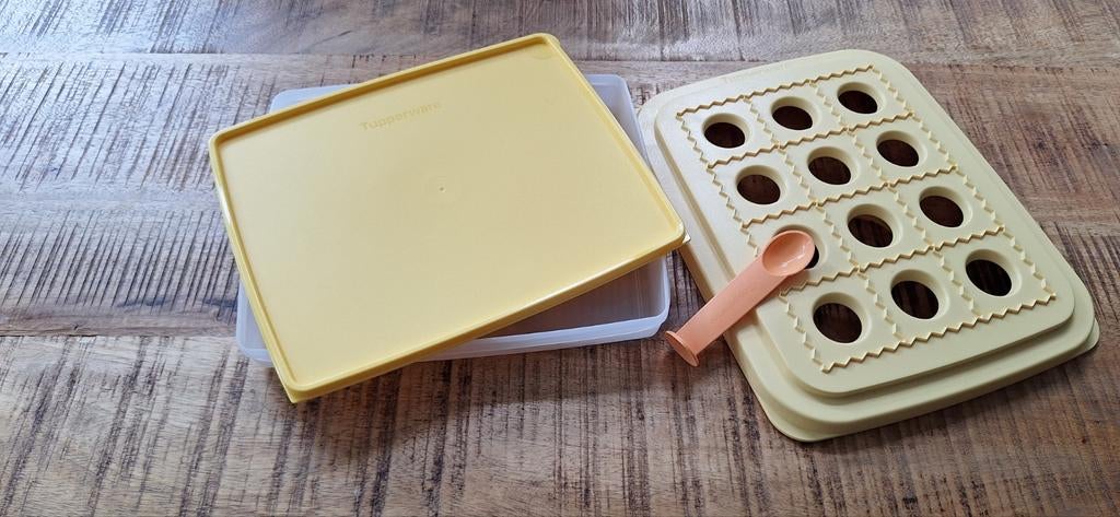 Nieuw! Ravioli/Tortellini Maker tupperware, Ophalen of Verzenden, Nieuw, Geel, Overige typen