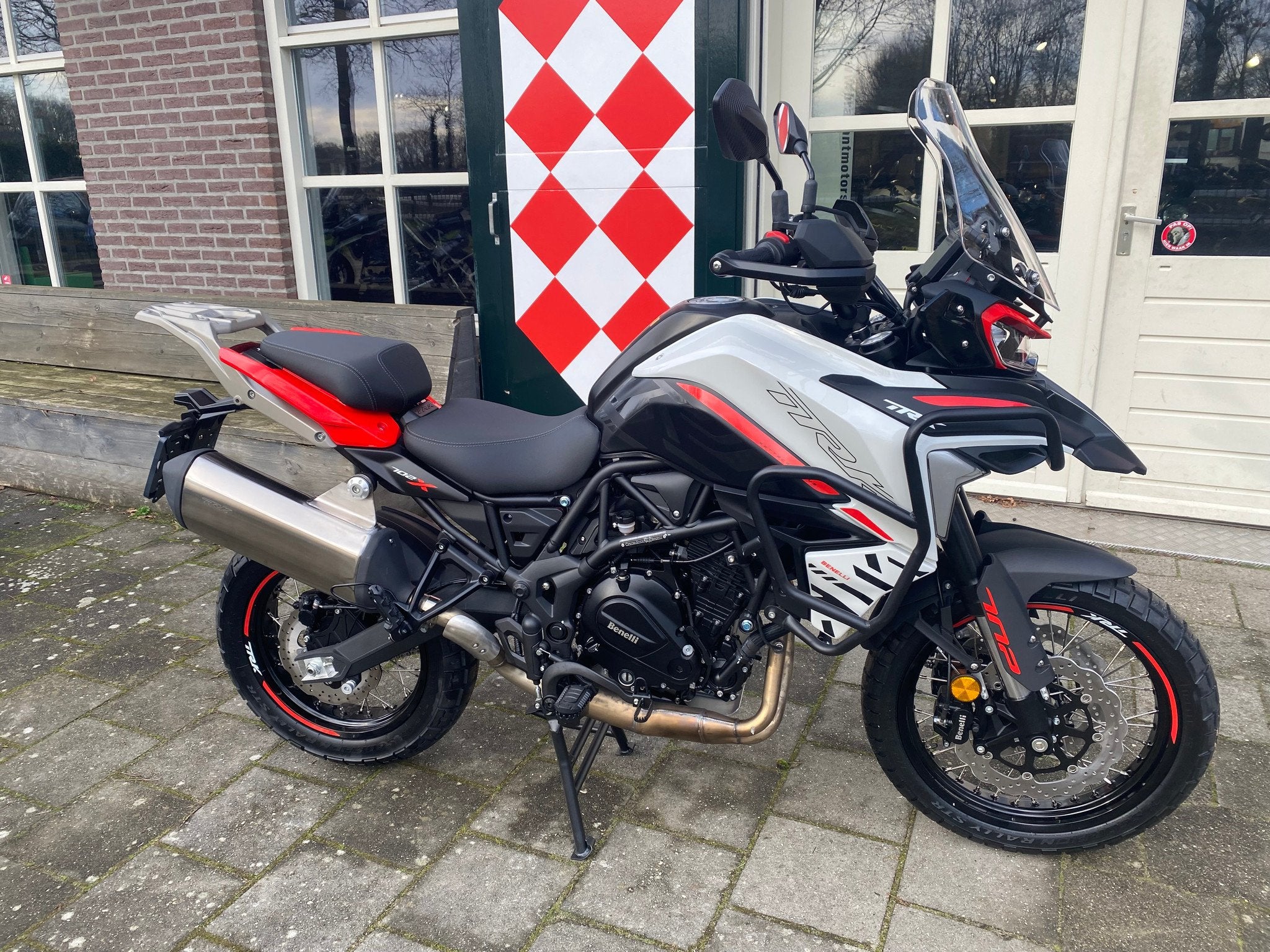 Benelli TRK 702 X ABS E5+ (bj 2026), Motoren, Motoren | Benelli, Strada Fornace Vecchia 30
61122  Pesaro, IT, Bedrijf, Support@benelli.com
