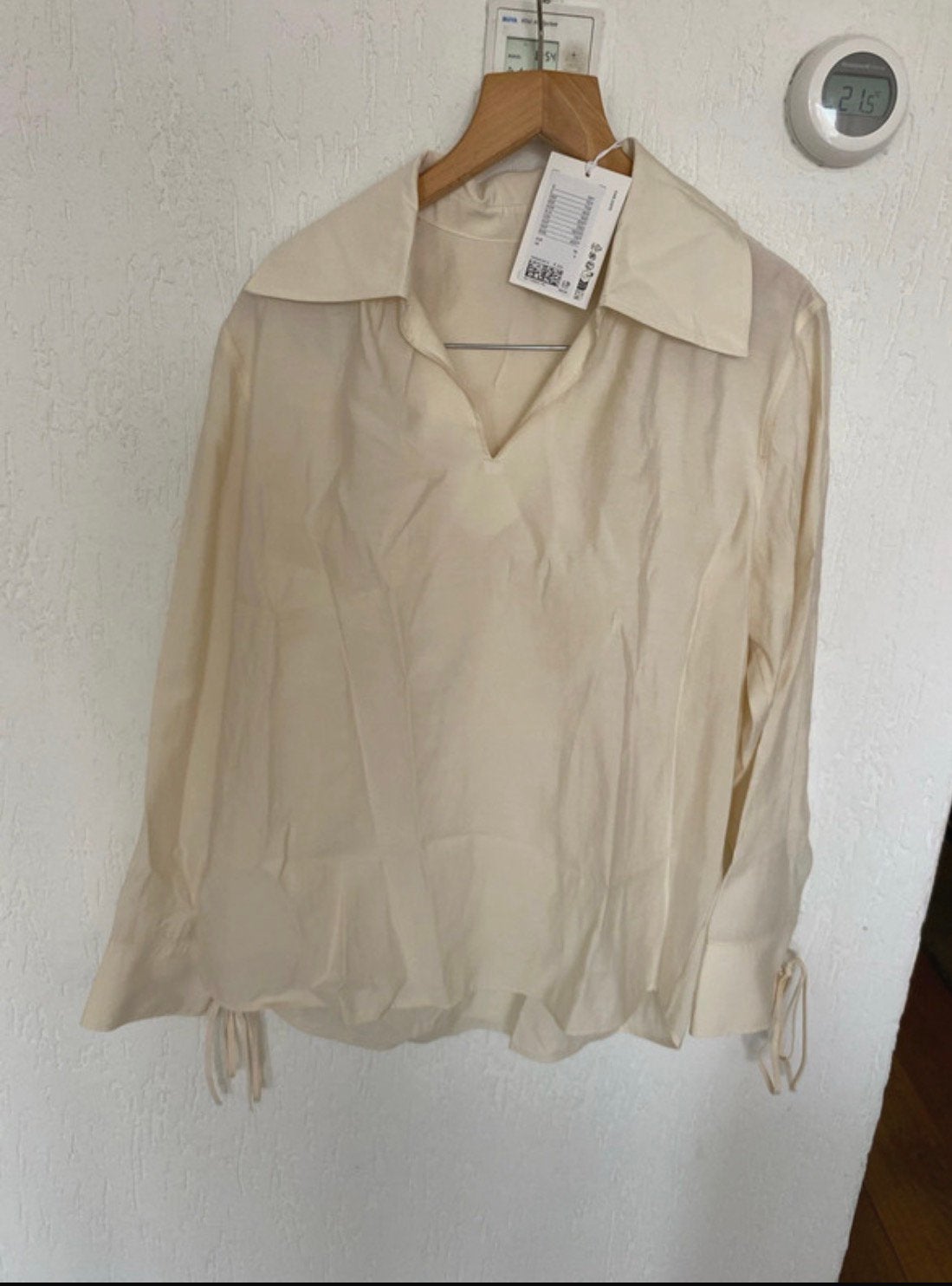 Nieuwe crèmekleurige blouse van COS in maat 36,, Kleding | Dames, Blouses en Tunieken, Ophalen of Verzenden, Nieuw, Maat 36 (S)
