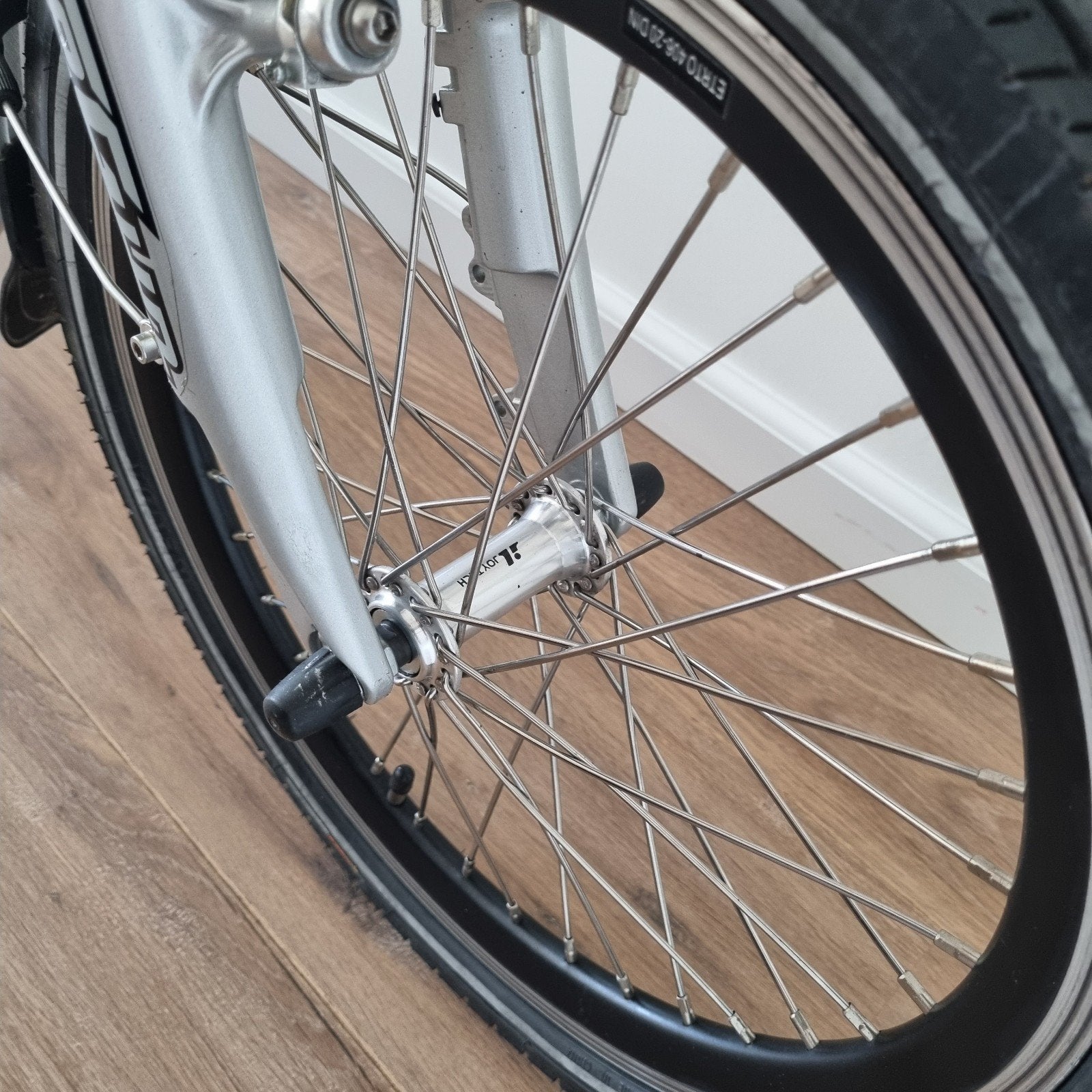Foto 9 van 2x Z.G.A.N. E-4motion elektrische vouwfietsen (20inch)