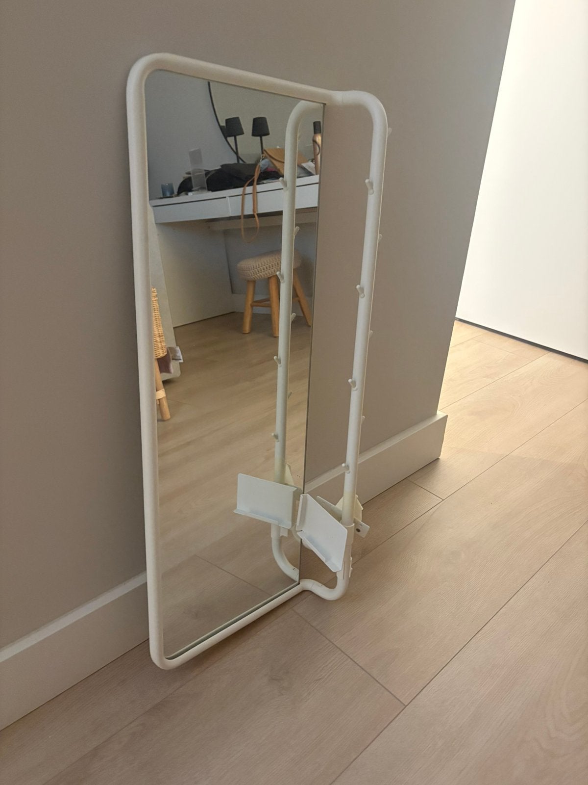 Spiegel met sieraden en telefoonhouder, Ophalen, Minder dan 50 cm, Zo goed als nieuw, Minder dan 100 cm