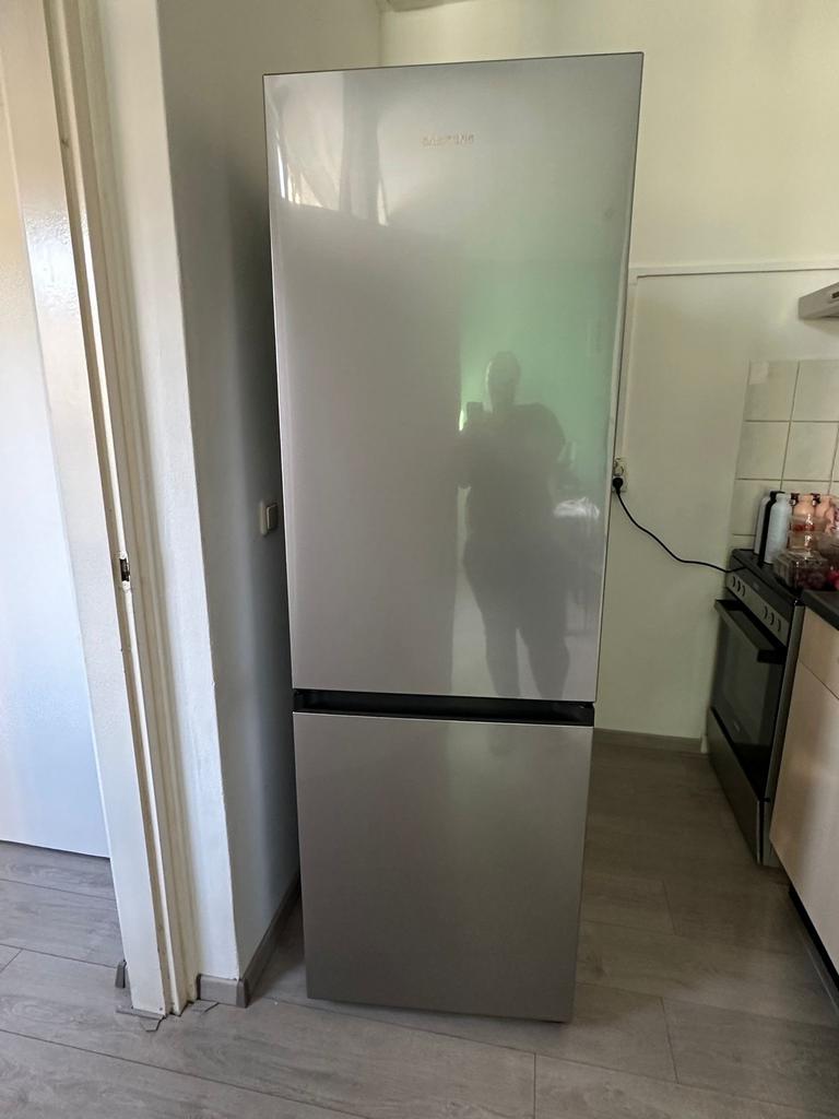 Samsung RB34T600FSA SpaceMax Koel-vriescombinatie, Witgoed en Apparatuur, Ophalen, 200 liter of meer, Met aparte vriezer, 160 cm of meer