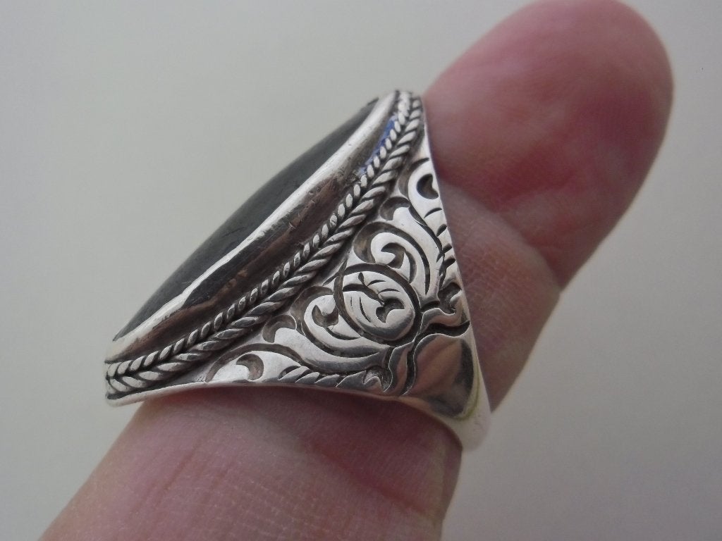 zilveren dames of heren ring met zwarte steen  [773], 18 tot 19, Ophalen of Verzenden, Zo goed als nieuw, Dame of Heer