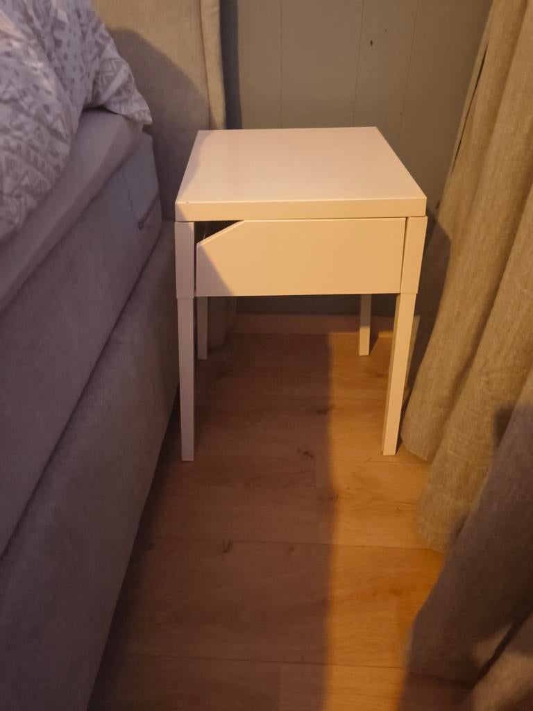 IKEA Selje Nachtkastjes met lade - Metaal, Huis en Inrichting, Slaapkamer | Nachtkastjes, Ophalen, Gebruikt, Minder dan 45 cm