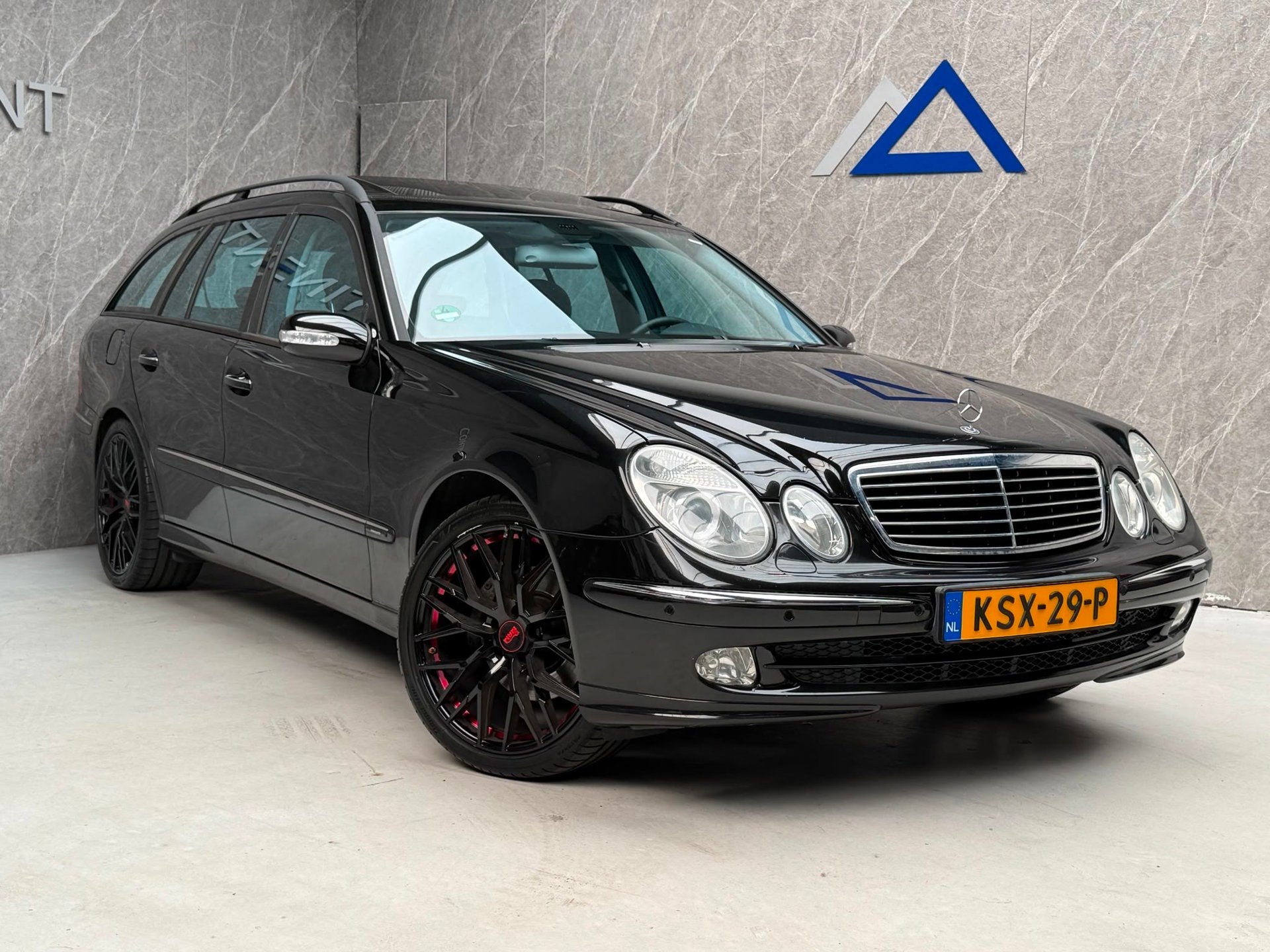 Mercedes-Benz E-klasse Combi 320 Avantgarde / Full Option /, Auto's, Mercedes-Benz, Automaat, Achterwielaandrijving, Gebruikt