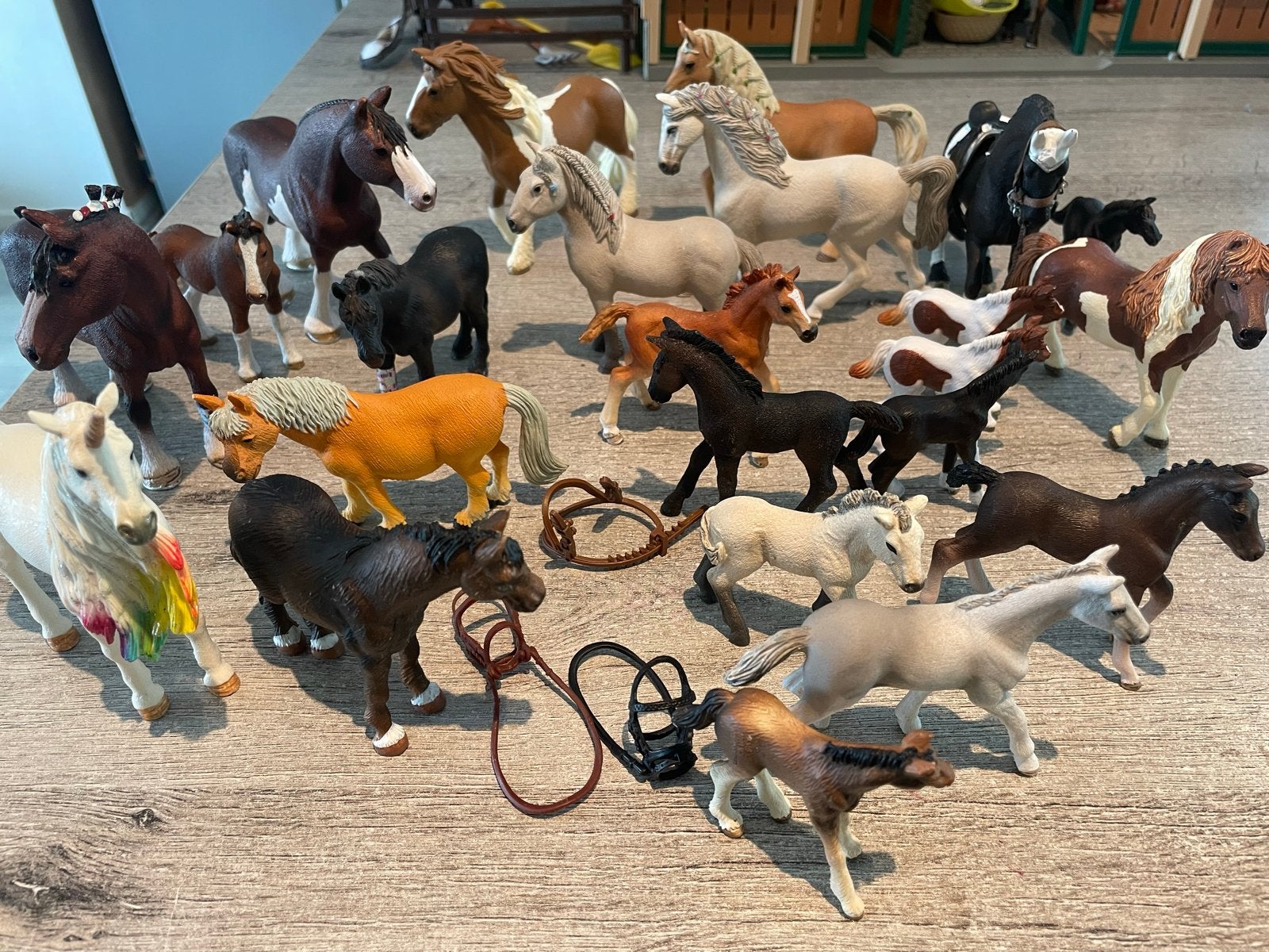Grote collectie Schleich paarden en accessoires, Ophalen, Zo goed als nieuw
