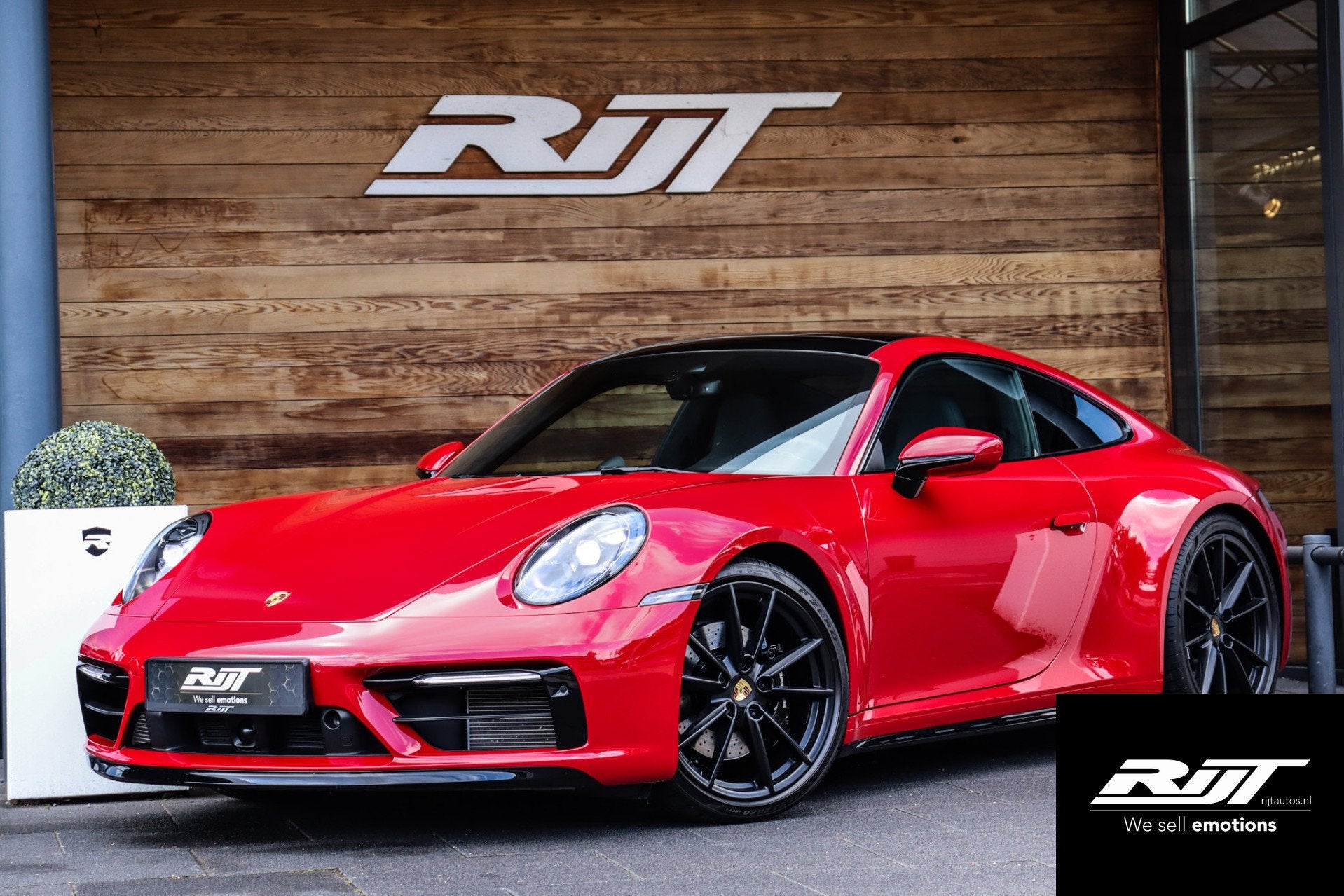 Porsche 911 992 3.0 Carrera 4 S *Pan.dak/Excl.Manufactor/LIF, Automaat, Gebruikt, Zwart, 4 stoelen
