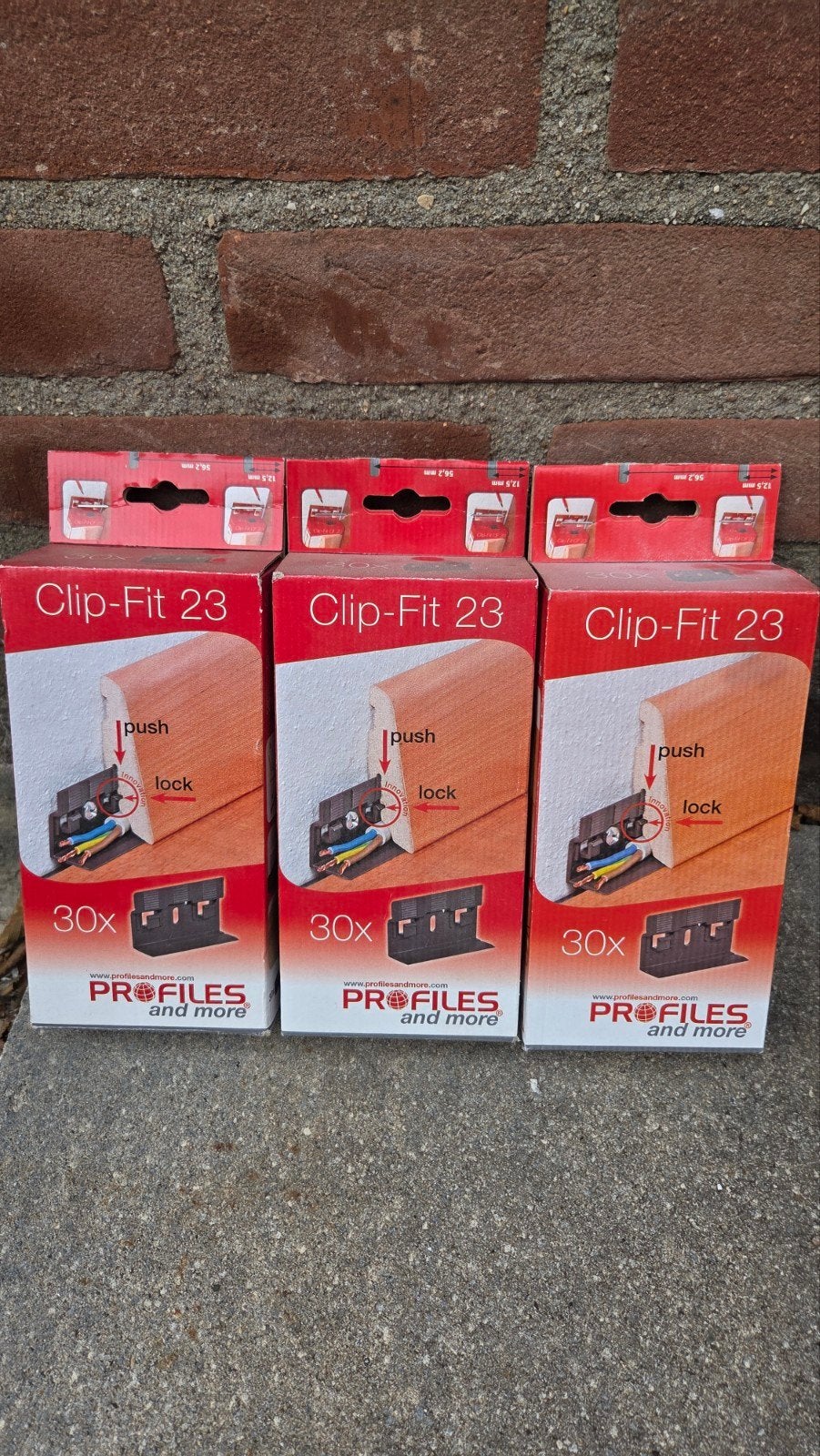 90 stuks plinten clips - Clip-Fit 23 - Nieuw, Ophalen of Verzenden, Nieuw, Overige materialen, Plinten
