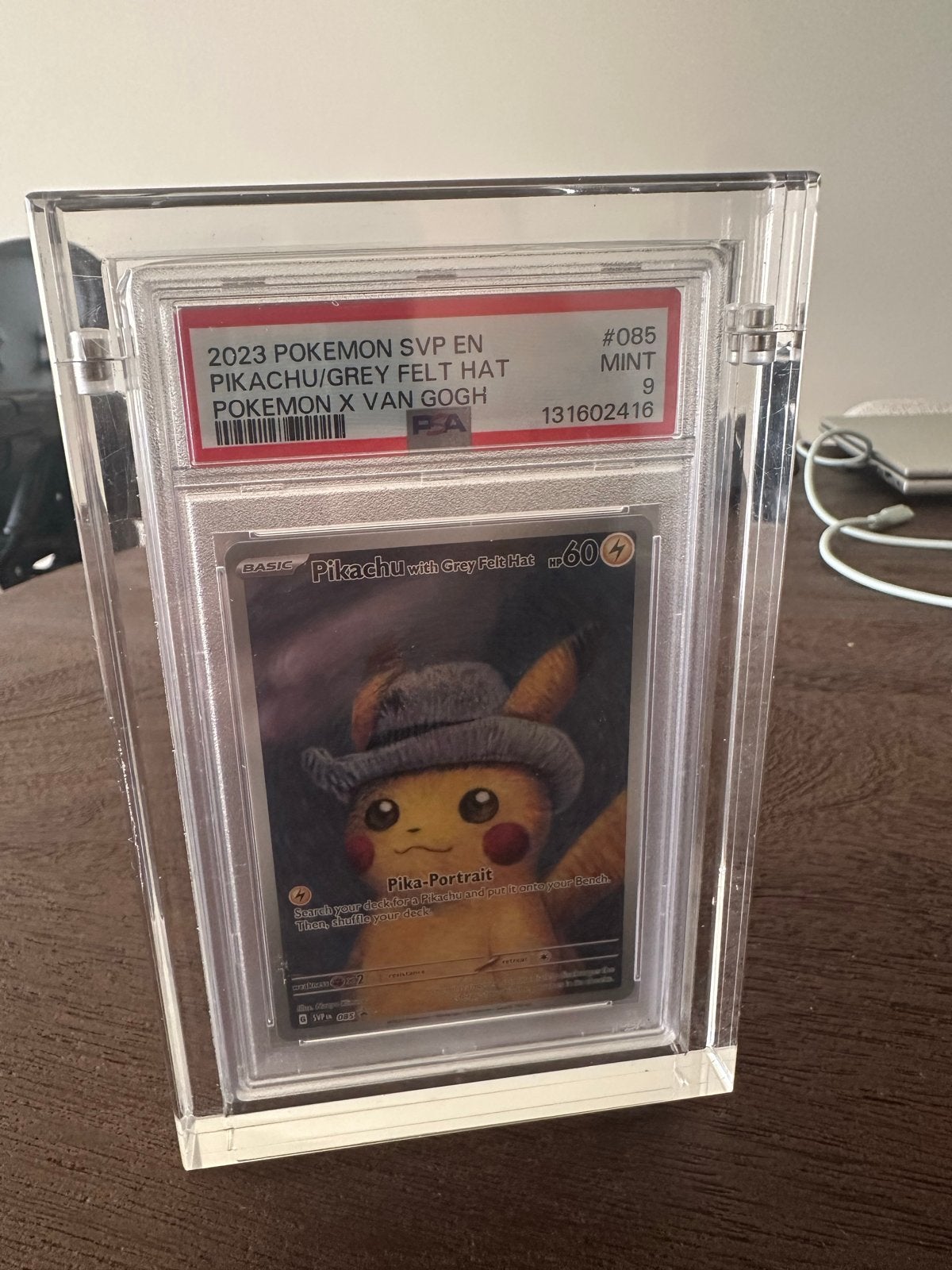 Pikachu van gogh - PSA 9 Mint - met acryl glas!, Ophalen of Verzenden, Nieuw, Losse kaart