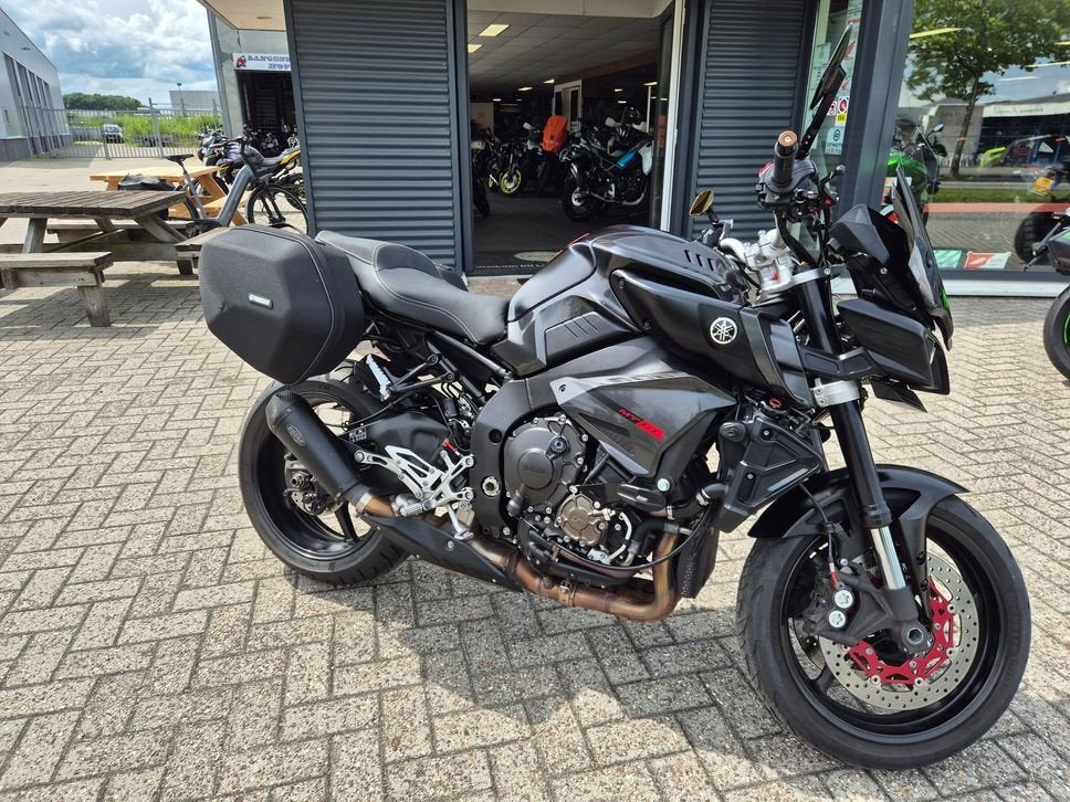 YAMAHA MTN1000(MT-10) (bj 2017) 29,886 km, Motoren, 4 cilinders, Motorrijbewijs A, Bedrijf, Onbekend