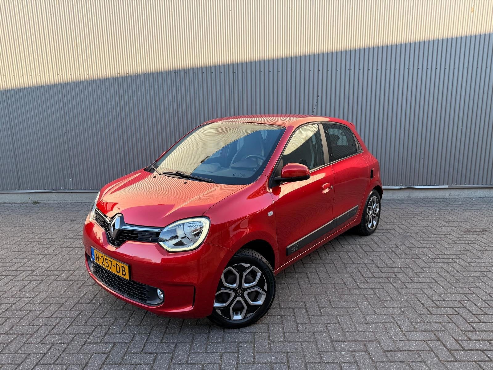 Renault Twingo 0.9 TCe Intens 95 PK|Airco|Bluetooth|Cruise|E, Auto's, Renault, 898 cc, Gebruikt, 4 stoelen, Bedrijf