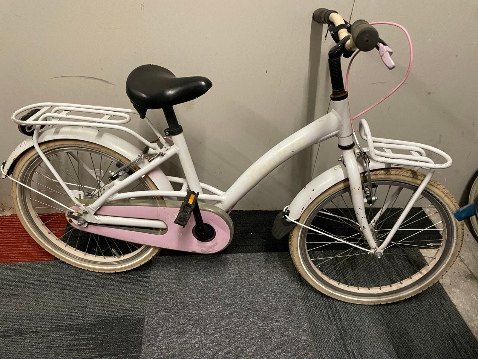 Loekie kinderfiets 20 inch meisje fietsje goede staat, Fietsen en Brommers, Fietsen | Meisjes, Ophalen, Gebruikt, 20 inch