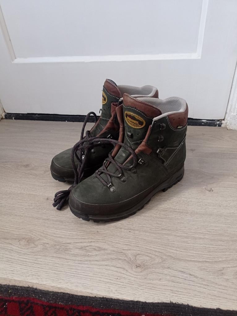 Meindl boots maat 42½ bijna nieuw, Ophalen of Verzenden, Zo goed als nieuw, Bruin, Boots