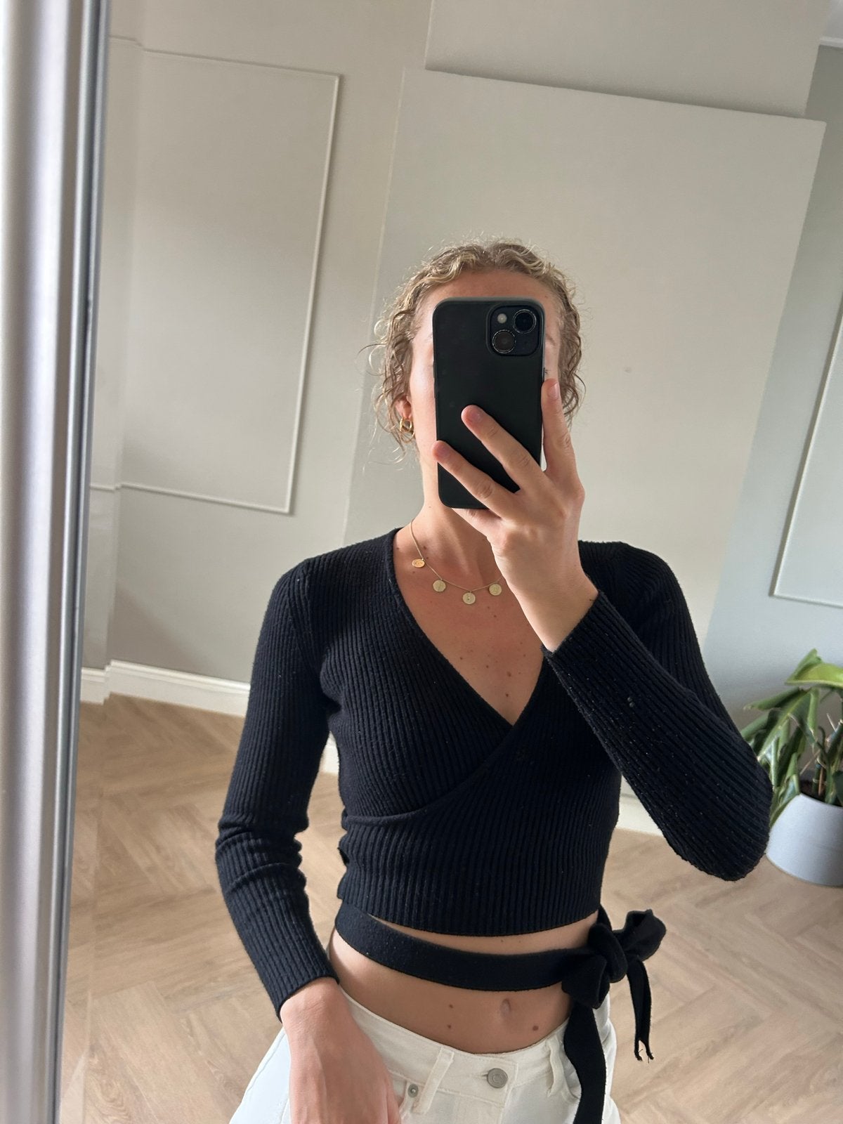 Zara Zwarte Ribstof Crop Top met Omvouwdetails maat S, Kleding | Dames, Tops, Zwart, Ophalen of Verzenden, Lange mouw, Maat 36 (S)