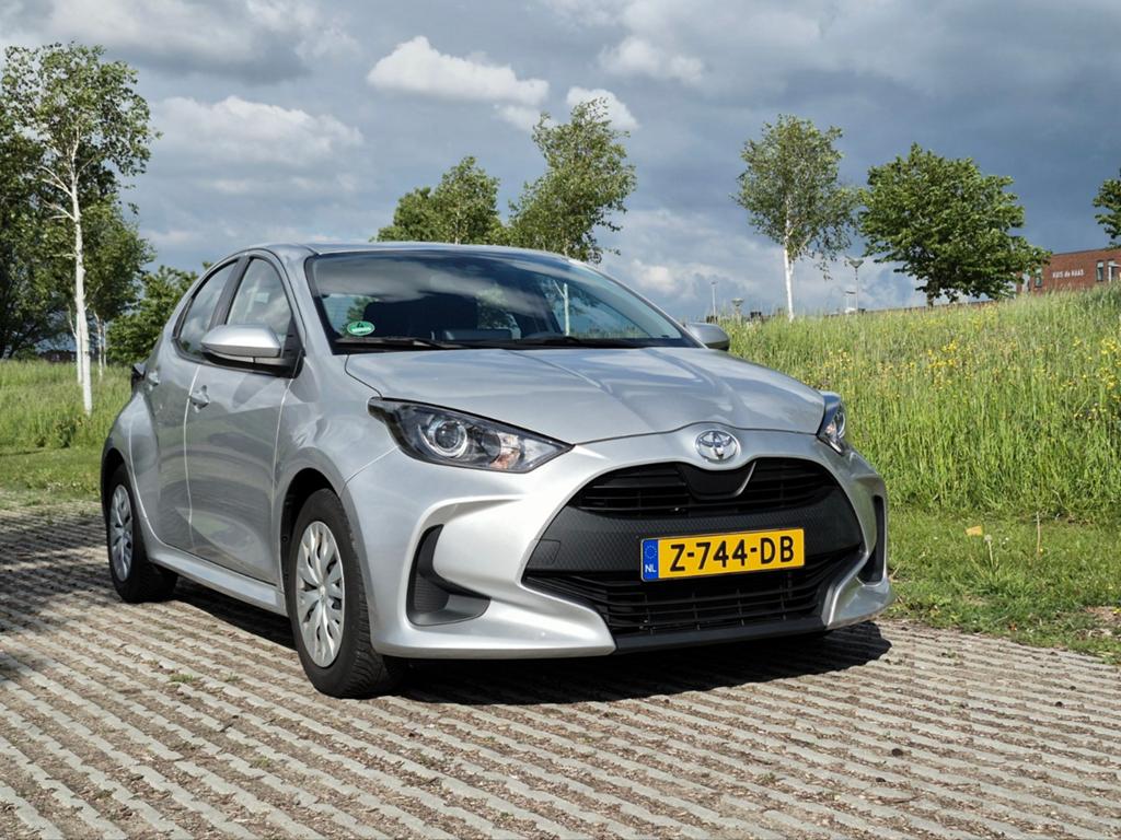 Toyota Yaris 1.0 Vvt-i 72pk 2021 Grijs, Voorwielaandrijving, 517 kg, Handgeschakeld, Grijs