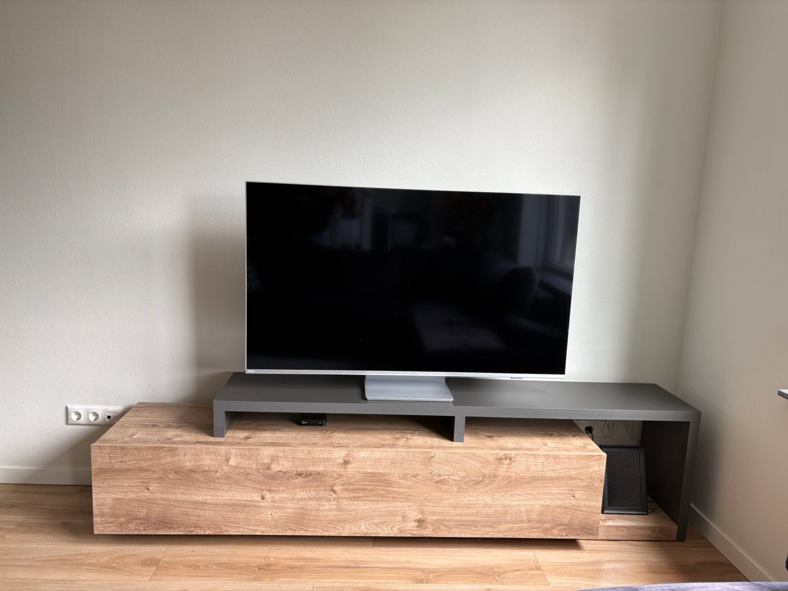 TV meubel eikenhout/antraciet, Huis en Inrichting, Kasten | Televisiemeubels, Ophalen, Eikenhout, Zo goed als nieuw, 200 cm of meer
