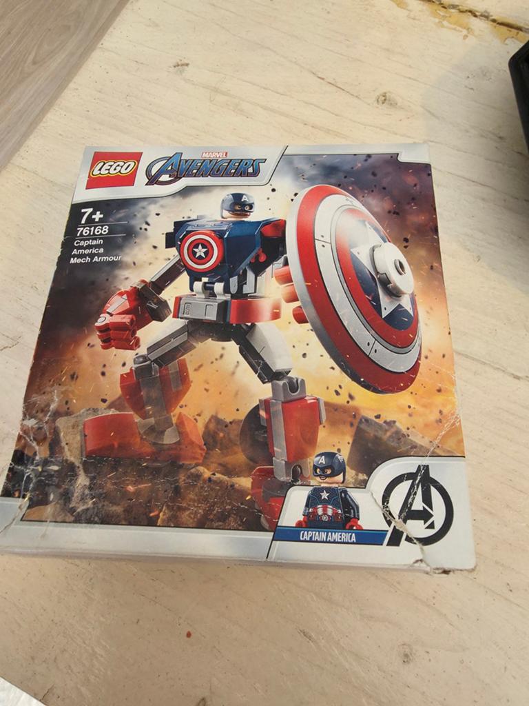 Lego 76168 captain America 100% compleet met doos. (Schade), Marvel, Inclusief extra onderdelen, Lego, Nieuw