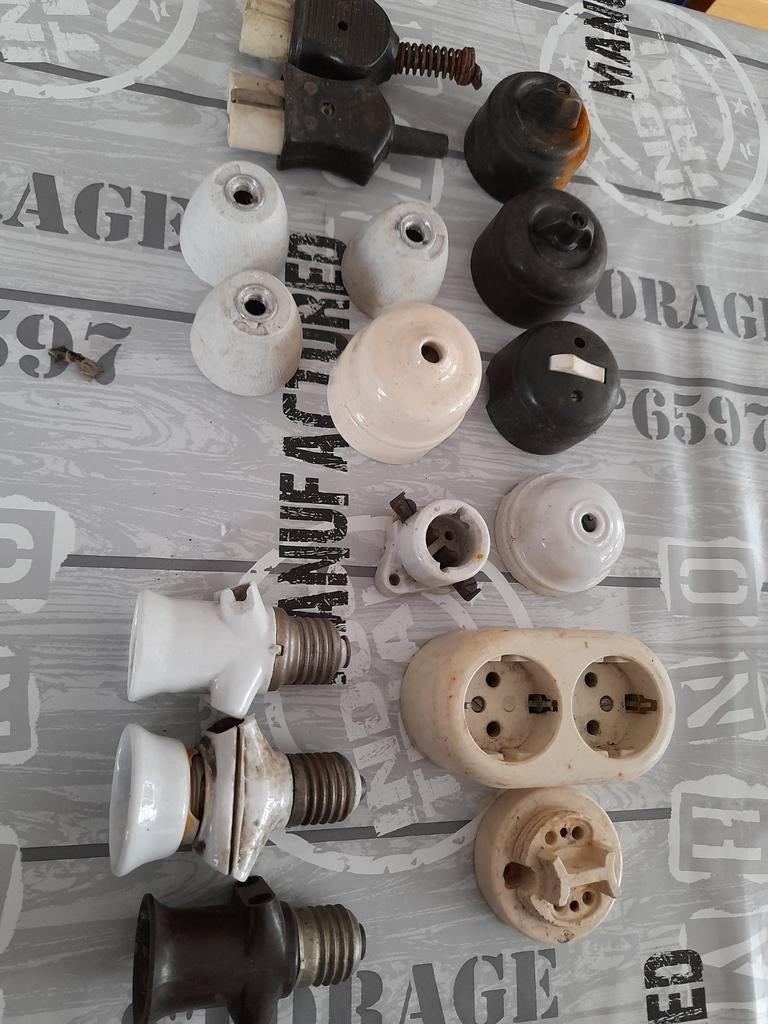 Vintage porseleinen en bakelieten elektra onderdelen, Ophalen of Verzenden