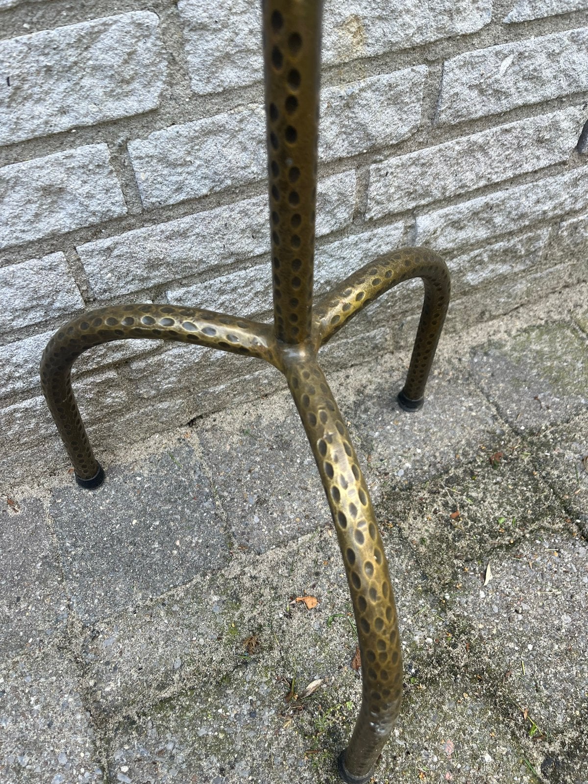 Hollywood Regency Vloerlamp - Gehamerd Messing Driepoot, Ophalen, Gebruikt, 100 tot 150 cm, E27 (groot)