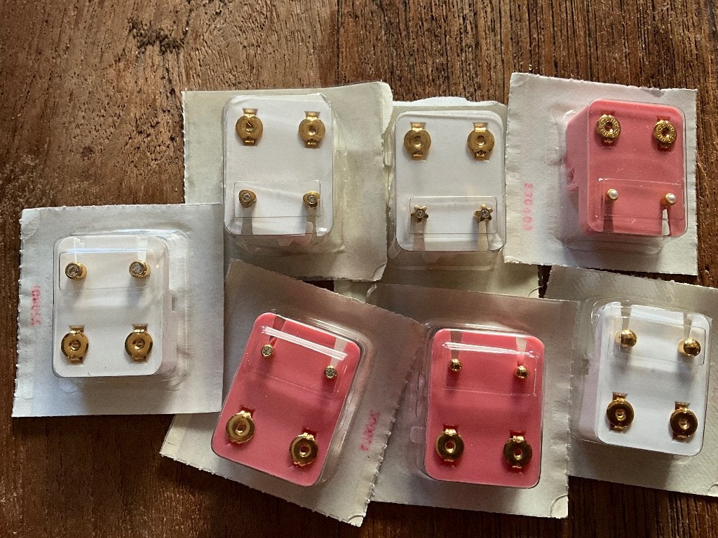 7 paar schietknopjes/zweerknopjes goudkleurig, Overige materialen, 7 paar schietknopjes/zweerknopjes goudkleurig, Nieuw, Ophalen of Verzenden