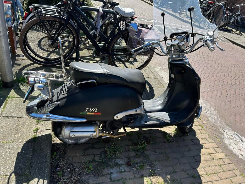 Iva scooter - opknapper, 2 nieuwe banden., Fietsen en Brommers, Brommeronderdelen | Scooters, Ophalen, Gebruikt, Overige typen