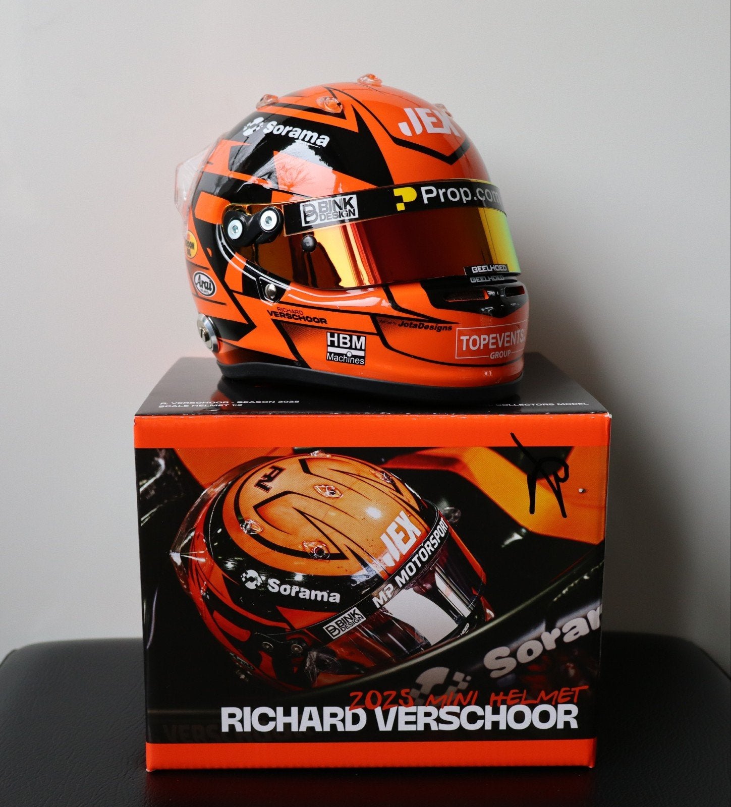 Richard Verschoor helm 2025 1:2, Ophalen of Verzenden, Nieuw, Formule 1