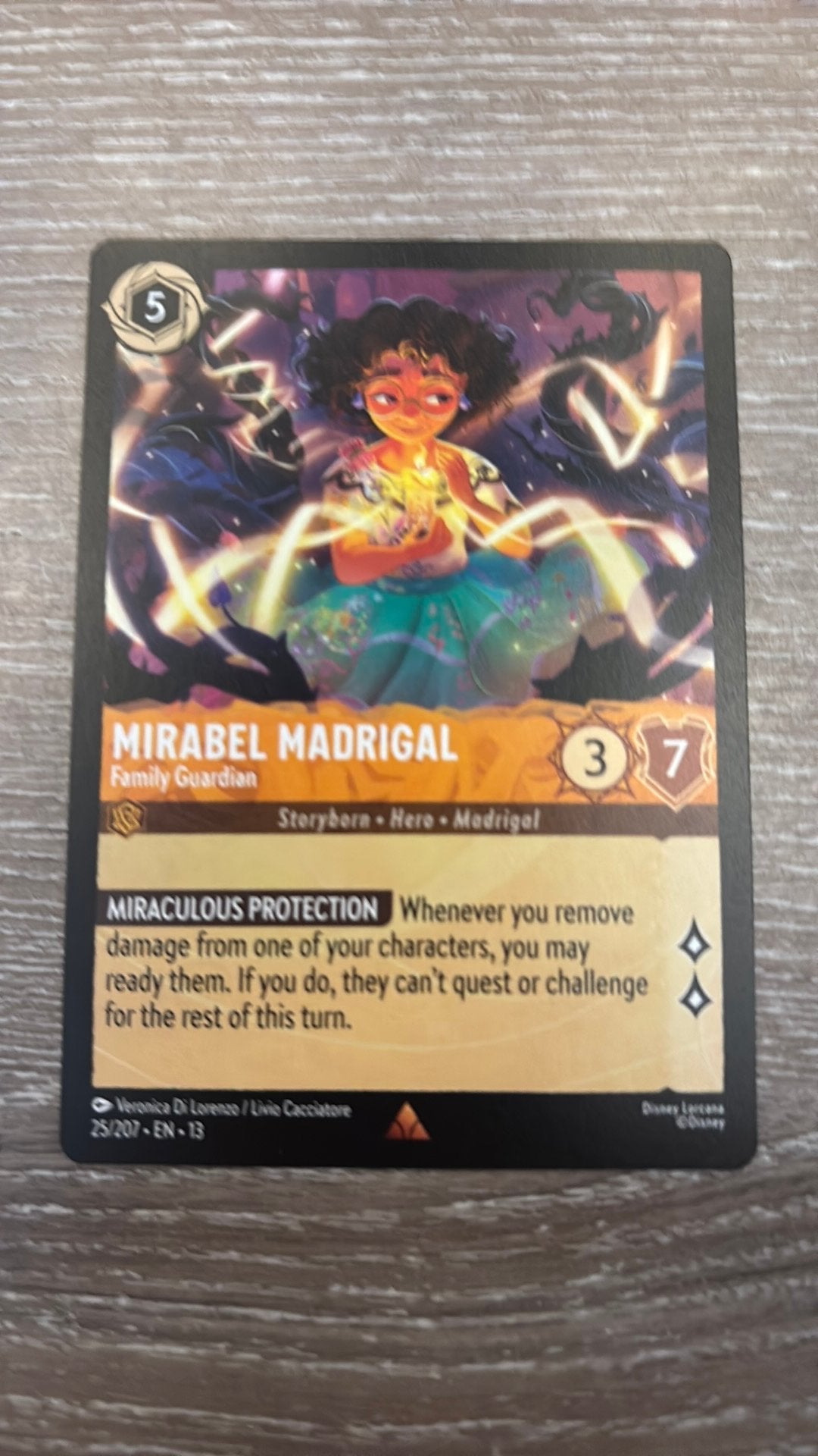 Disney Lorcana Mirabel Madrigal family 25-207 13ATV nonfoil, Ophalen of Verzenden, Zo goed als nieuw